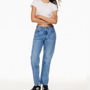 Aritzia 90’s Levi’s straight leg size 30